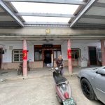 1975年(民64)於一進正廳增建門廳形成四合院