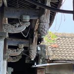 斗栱組、蓮花吊筒雕飾精美