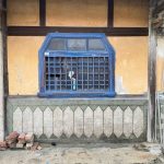 右護龍廊柱與洗石子(土黃色與橄欖綠)