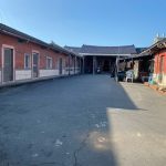 陳宅現為一進正廳五開間，左右護龍三開間三合院格局，但左右護龍已加建延伸到七開間