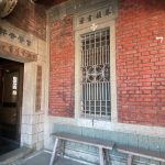 右梢間廊門裝飾