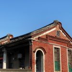 正廳與左右護龍均作木形直山牆馬背，鳥踏作馬齒砌