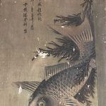 大鯉魚的魚身魚鱗排列緊密且深淺分明，利用水墨的濃淡渲染出魚身的渾圓與光澤，魚尾用力擺動，魚眼與魚鰓充滿炯炯有神與生命的躍動