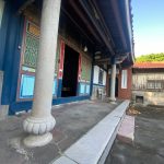 簷廊洗石子柱飾，金瓜造型柱礎